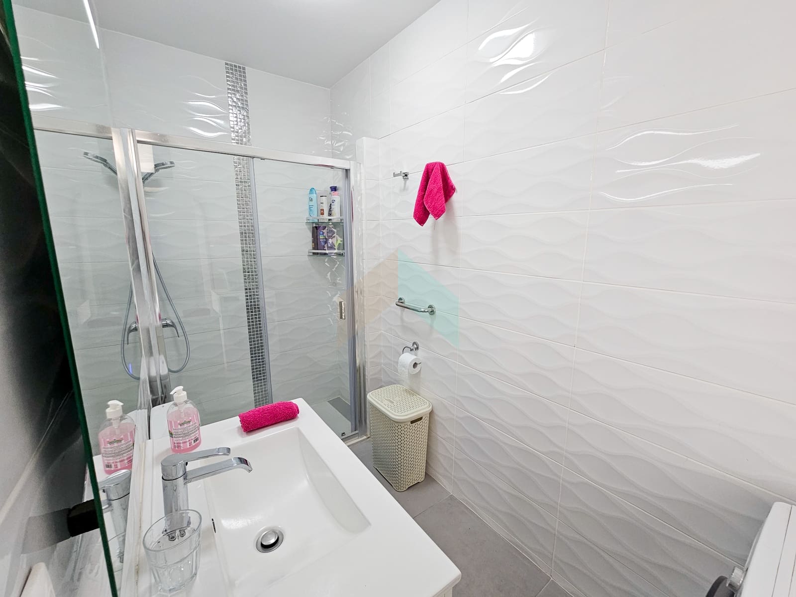 Apartamento de 1 habitación en Costa del Silencio en venta con piscina garaje - 185.000 € (Ref: 9550852)