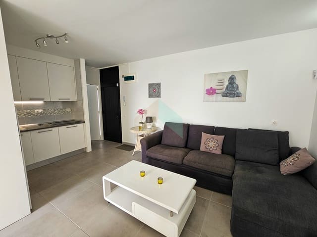 Apartamento de 1 habitación en Costa del Silencio, Arona en venta con piscina garaje - 185.000 € (Ref: 9550852)