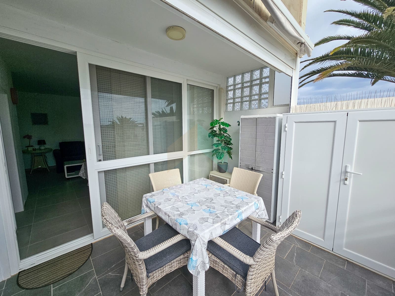 Apartamento de 1 habitación en Costa del Silencio en venta con piscina garaje - 185.000 € (Ref: 9550852)