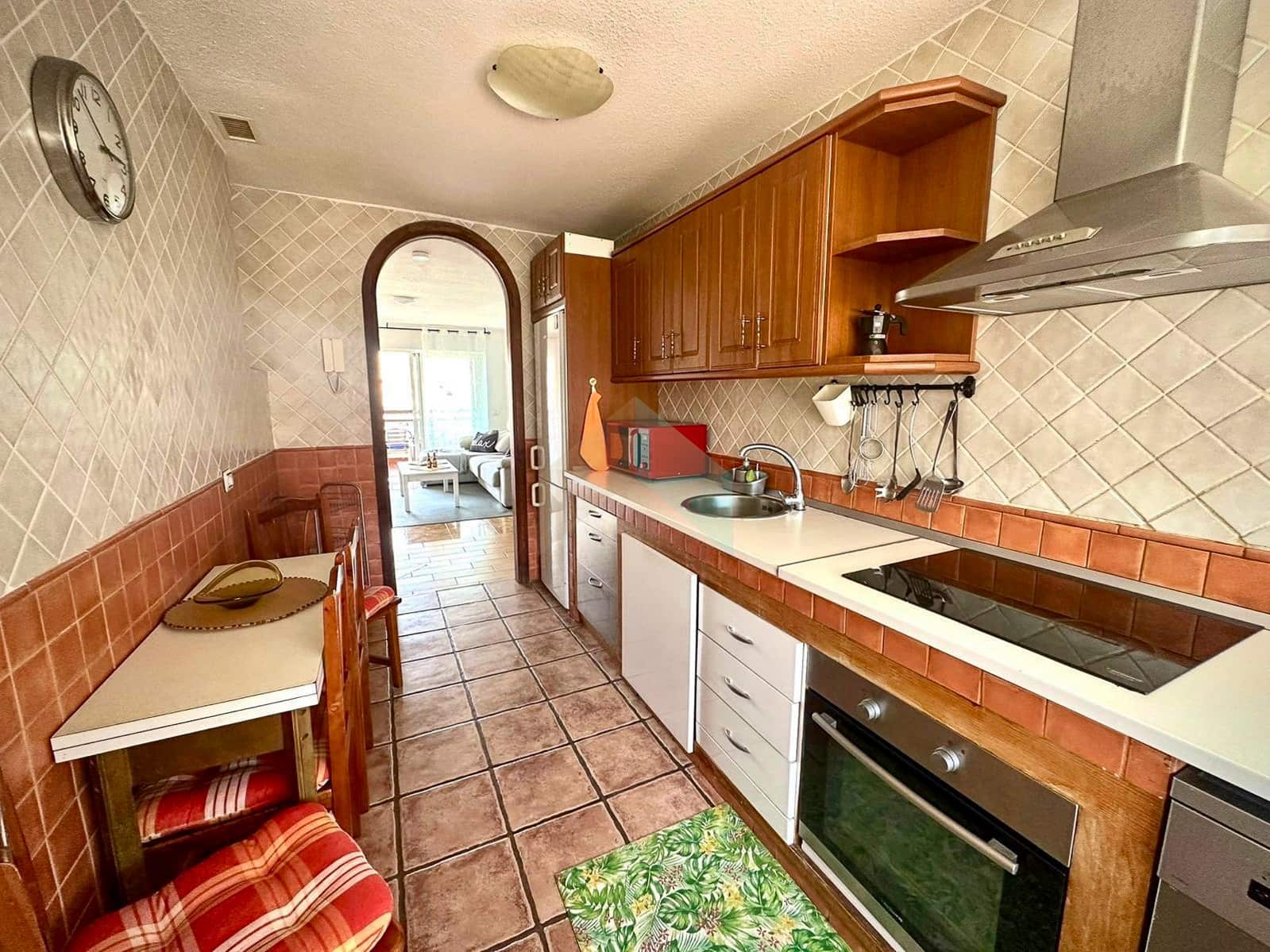 2 quarto Apartamento para venda em Los Cristianos com piscina - 450 000 € (Ref: 9665953)