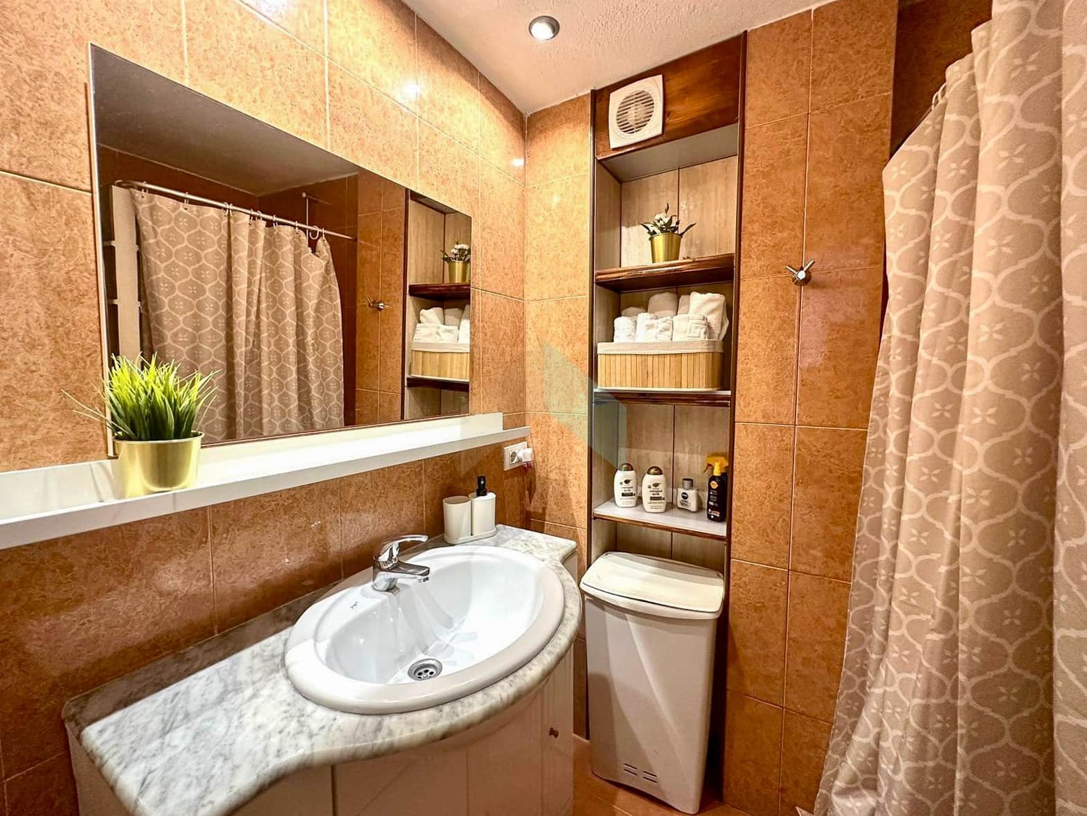 2 quarto Apartamento para venda em Los Cristianos com piscina - 450 000 € (Ref: 9665953)