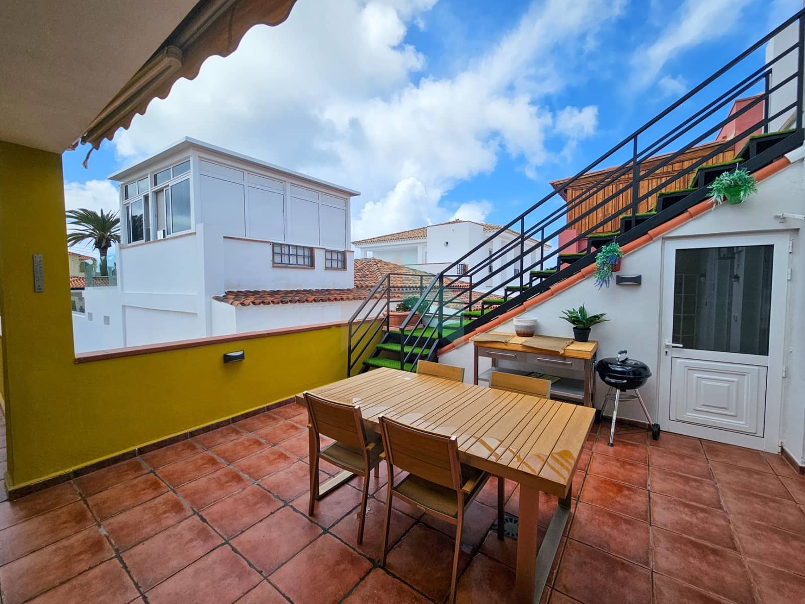 2 slaapkamer Appartement te koop in Palm-Mar met zwembad garage - € 445.000 (Ref: 9738001)