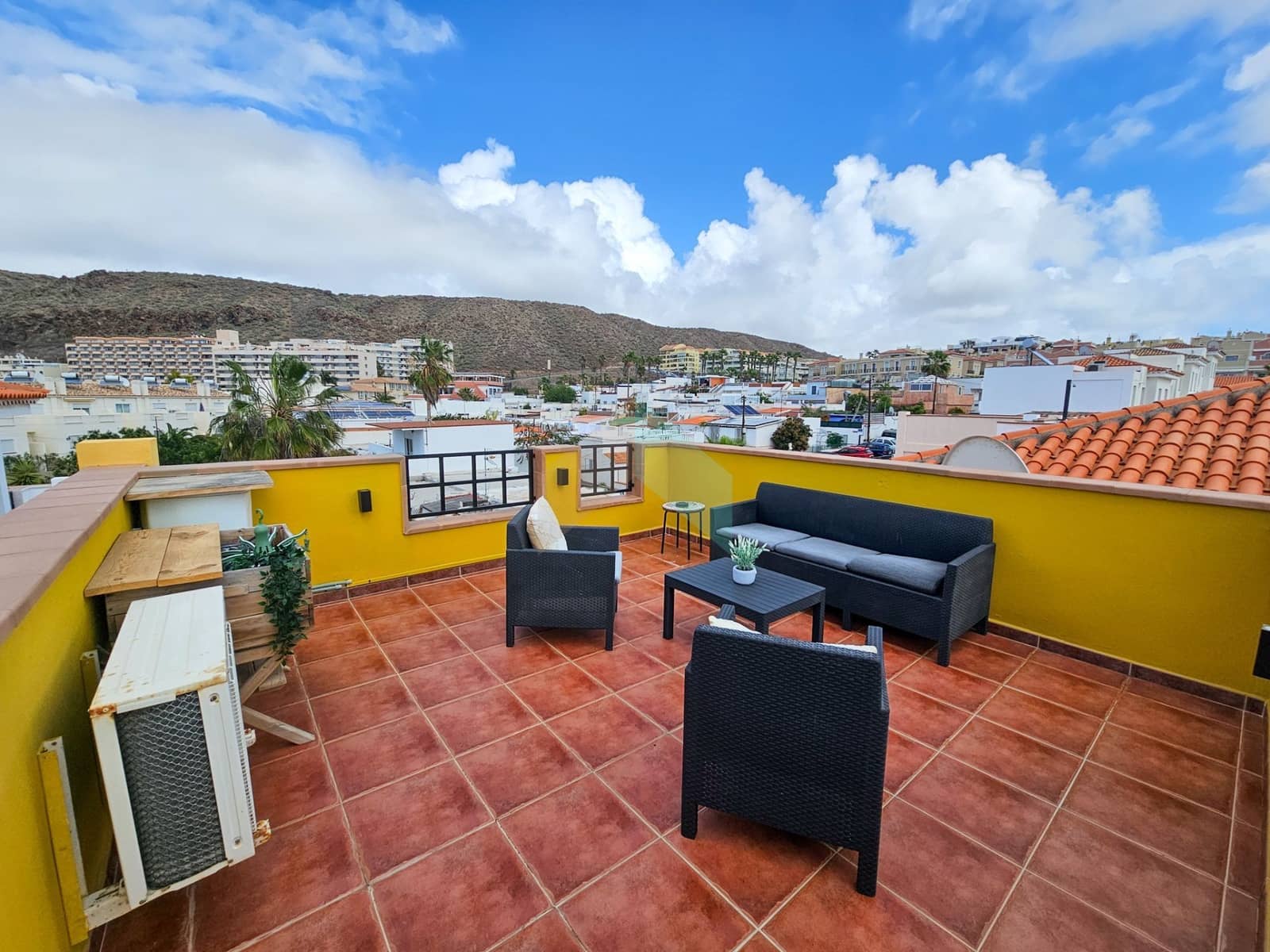 2 slaapkamer Appartement te koop in Palm-Mar met zwembad garage - € 445.000 (Ref: 9738001)