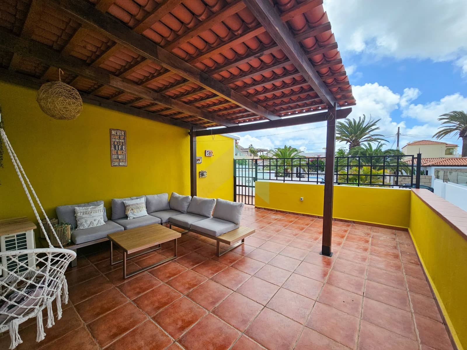 2 slaapkamer Appartement te koop in Palm-Mar met zwembad garage - € 445.000 (Ref: 9738001)