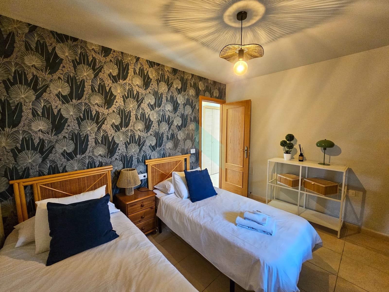 2 slaapkamer Appartement te koop in Palm-Mar met zwembad garage - € 445.000 (Ref: 9738001)