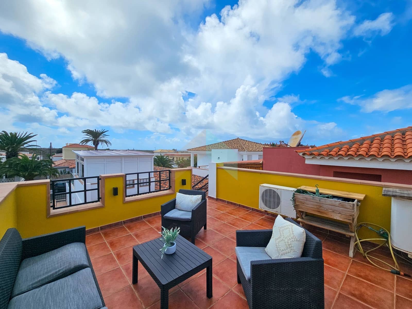 2 slaapkamer Appartement te koop in Palm-Mar met zwembad garage - € 445.000 (Ref: 9738001)