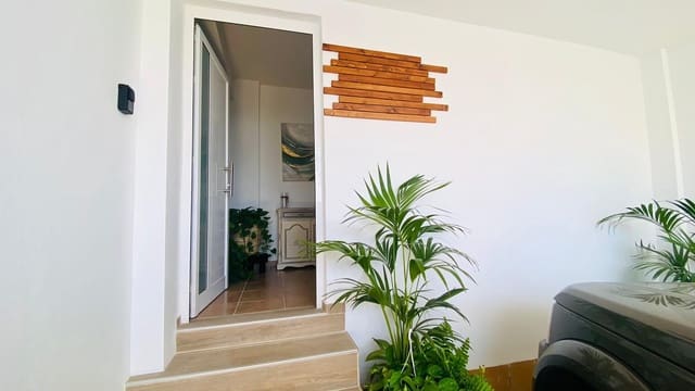 3 slaapkamer Villa te koop in Costa Adeje, Adeje - € 450.000 (Ref: 9780132)