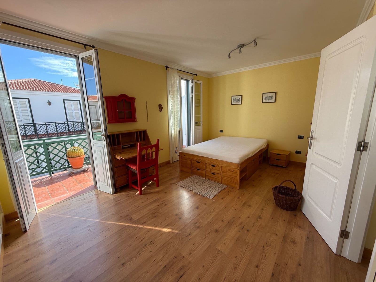 3 slaapkamer Villa te koop in Arico met garage - € 375.000 (Ref: 9787990)