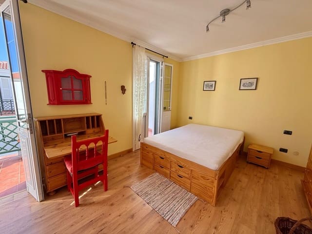 3 slaapkamer Villa te koop in Arico met garage - € 375.000 (Ref: 9787990)