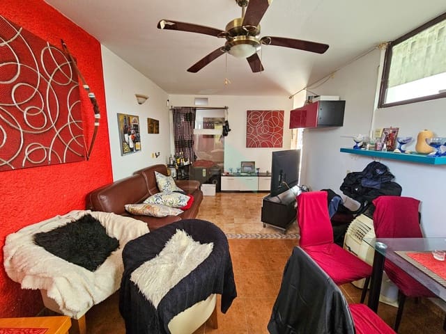 Studio til salgs i Costa del Silencio, Arona med svømmebasseng garasje - € 149 000 (Ref: 9796538)