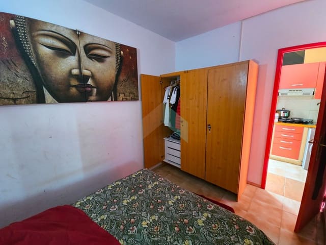 Studio til salgs i Costa del Silencio, Arona med svømmebasseng garasje - € 149 000 (Ref: 9796538)