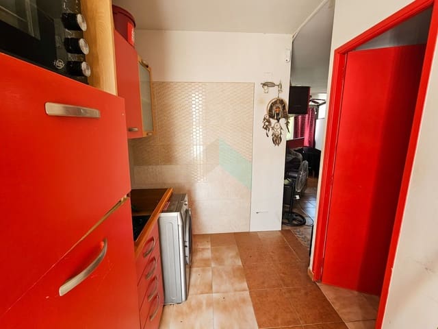 Studio til salgs i Costa del Silencio, Arona med svømmebasseng garasje - € 149 000 (Ref: 9796538)