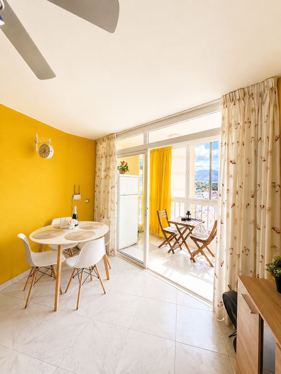 1 bedroom Apartment for sale in Playa de las Americas with pool garage - € 273,000 (Ref: 9828291)