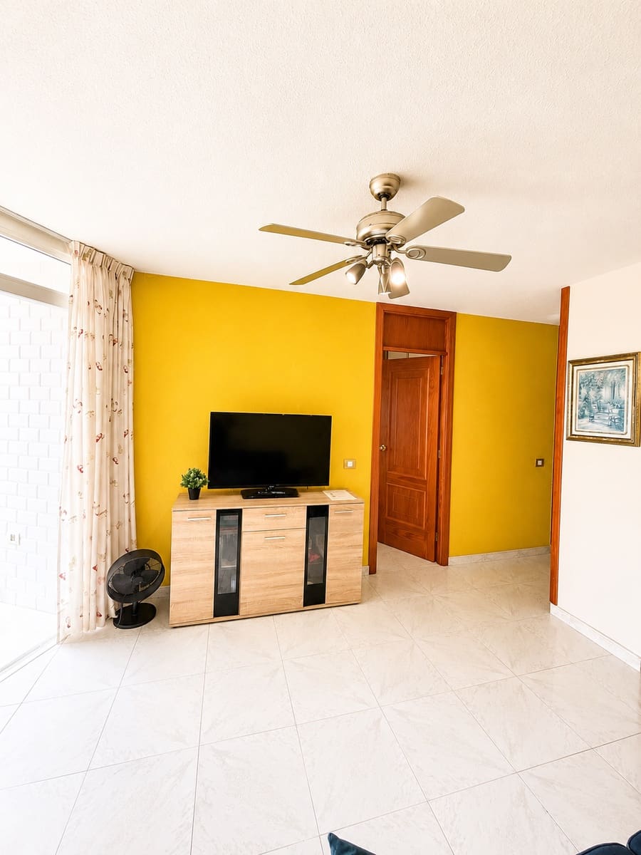 1 bedroom Apartment for sale in Playa de las Americas with pool garage - € 273,000 (Ref: 9828291)
