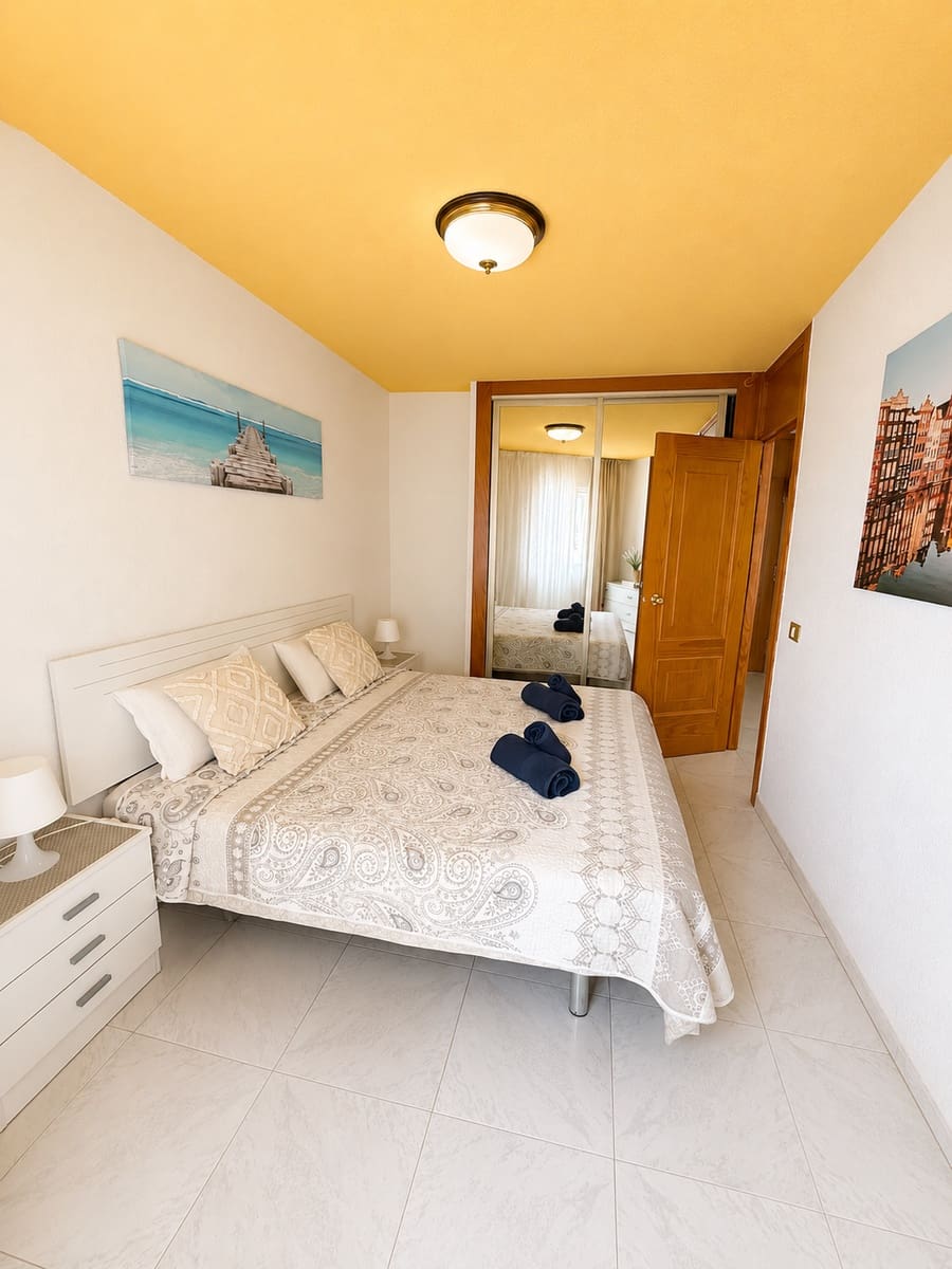 1 bedroom Apartment for sale in Playa de las Americas with pool garage - € 273,000 (Ref: 9828291)