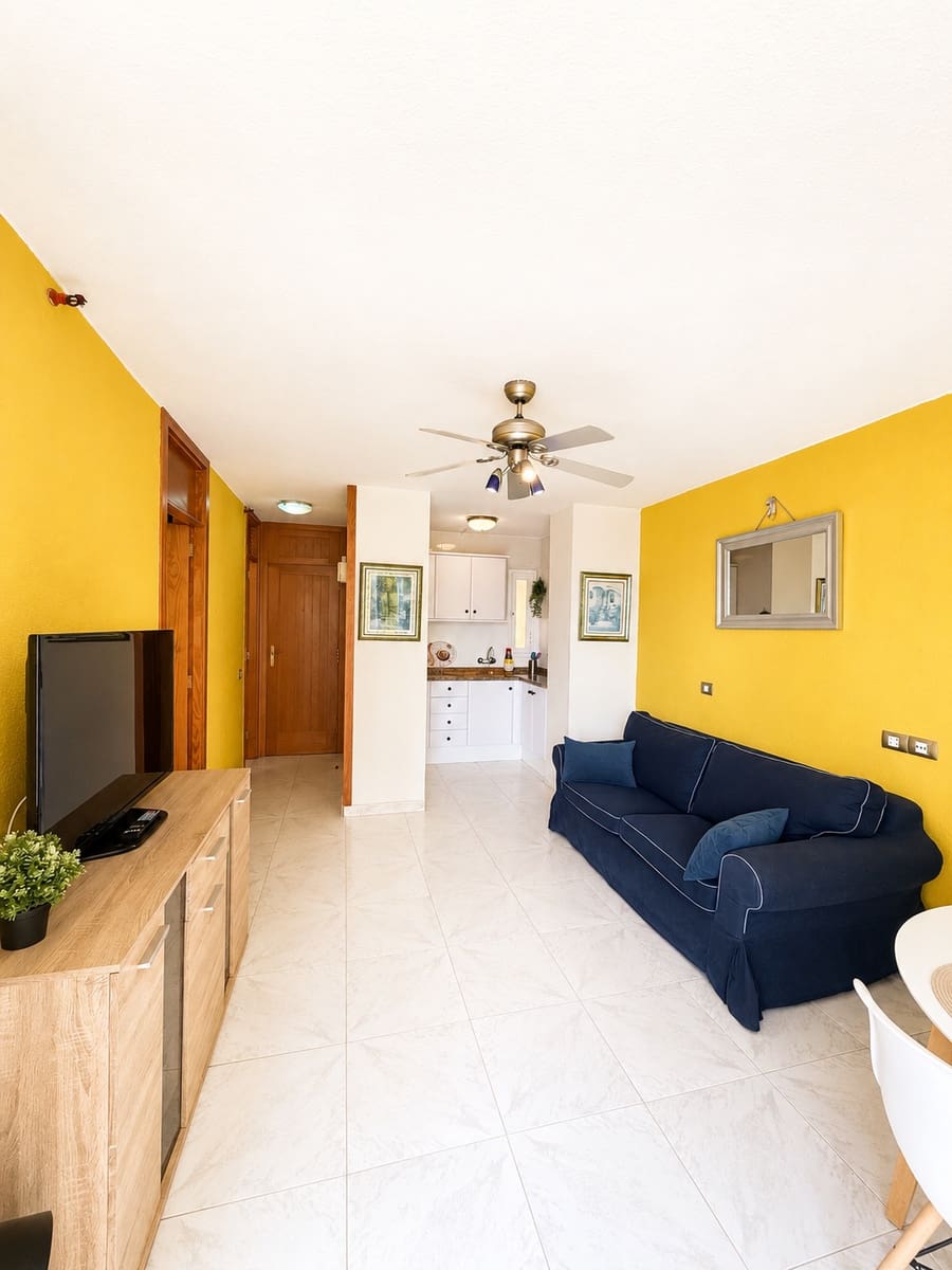 1 bedroom Apartment for sale in Playa de las Americas with pool garage - € 273,000 (Ref: 9828291)
