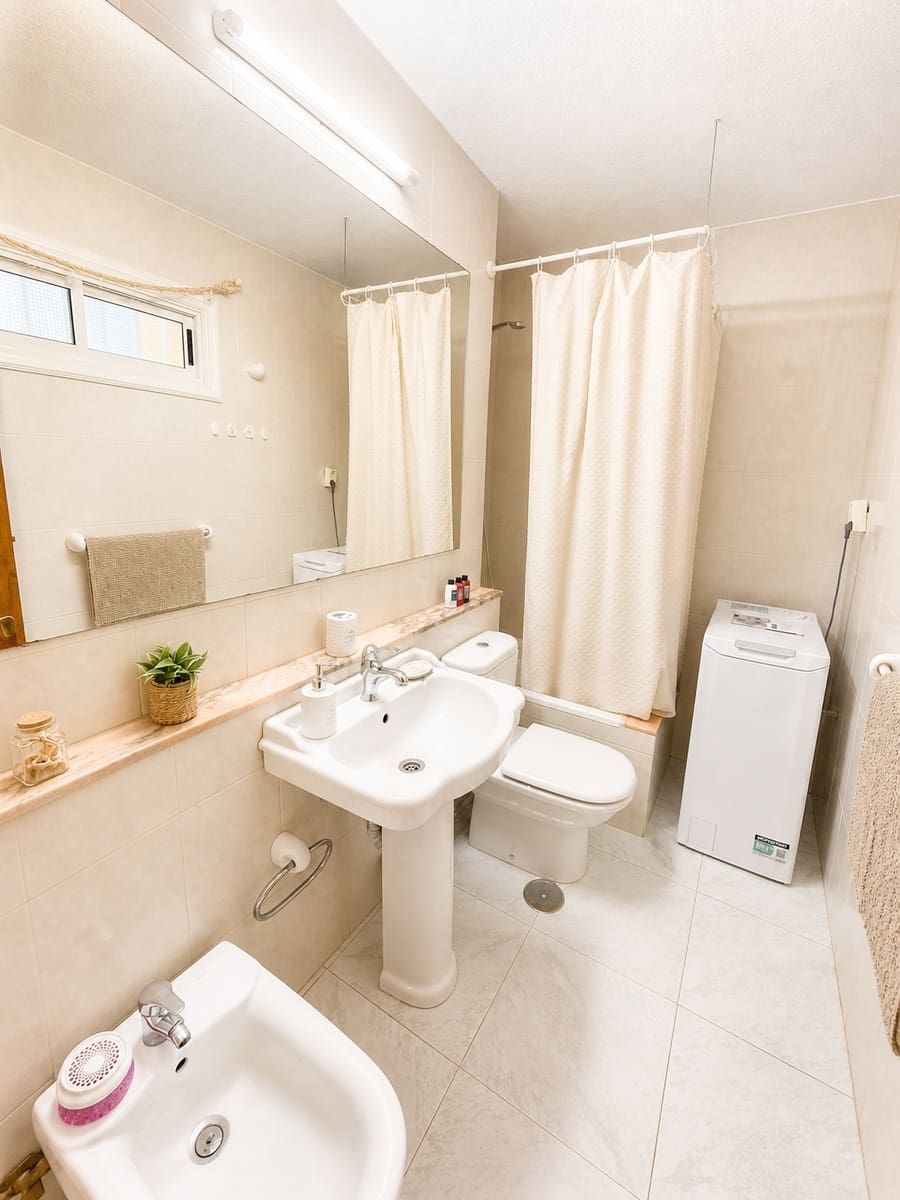 1 bedroom Apartment for sale in Playa de las Americas with pool garage - € 273,000 (Ref: 9828291)