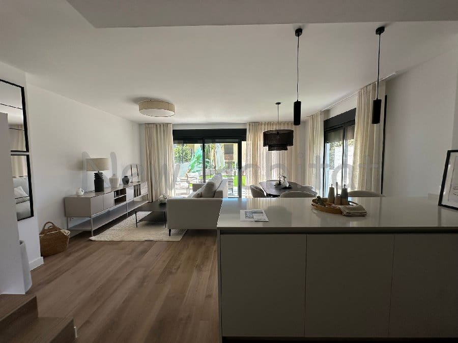 4 camera da letto Villetta Bifamiliare da affittare in Castello de la Plana con garage - 4.000 € (Rif: 9952869)