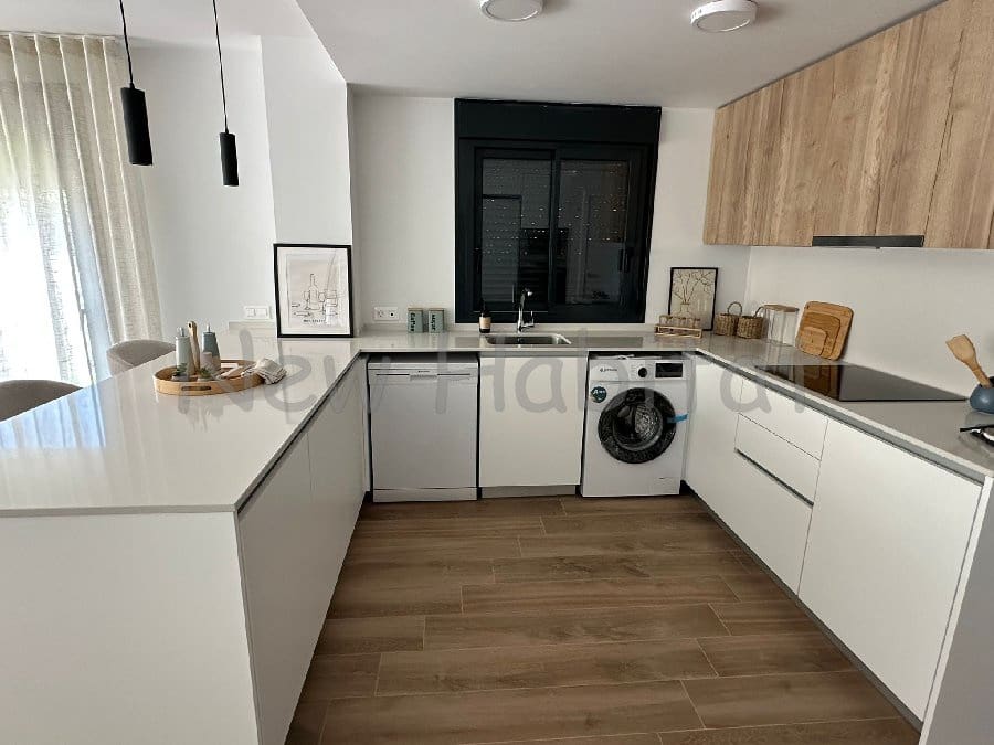 4 camera da letto Villetta Bifamiliare da affittare in Castello de la Plana con garage - 4.000 € (Rif: 9952869)