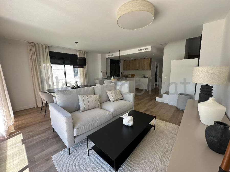 4 camera da letto Villetta Bifamiliare da affittare in Castello de la Plana con garage - 4.000 € (Rif: 9952869)