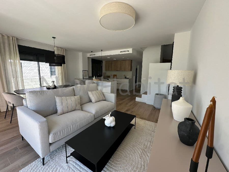 4 camera da letto Villetta Bifamiliare da affittare in Castello de la Plana con garage - 4.000 € (Rif: 9952869)