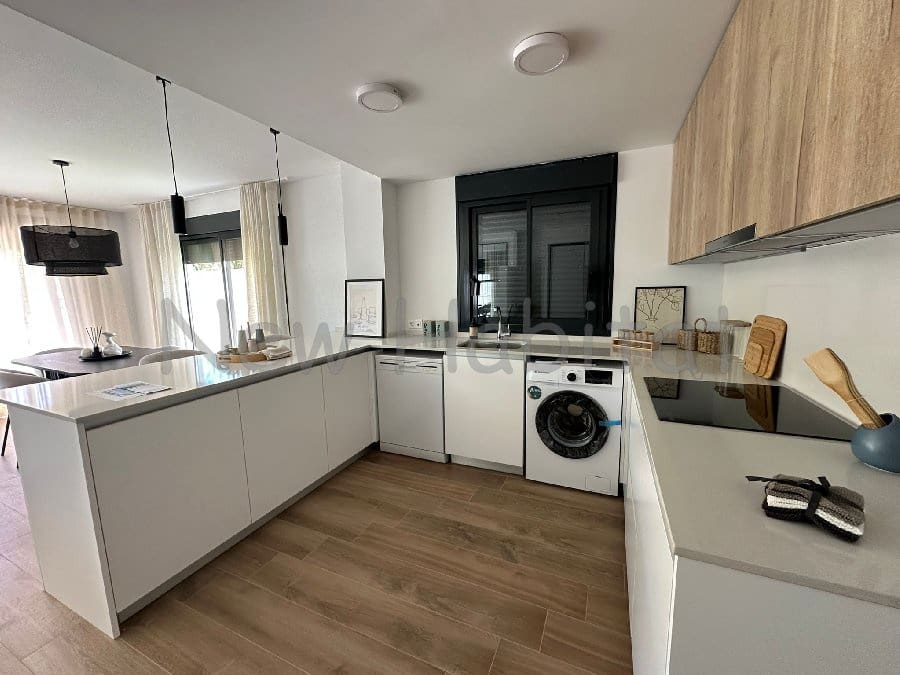 4 camera da letto Villetta Bifamiliare da affittare in Castello de la Plana con garage - 4.000 € (Rif: 9952869)