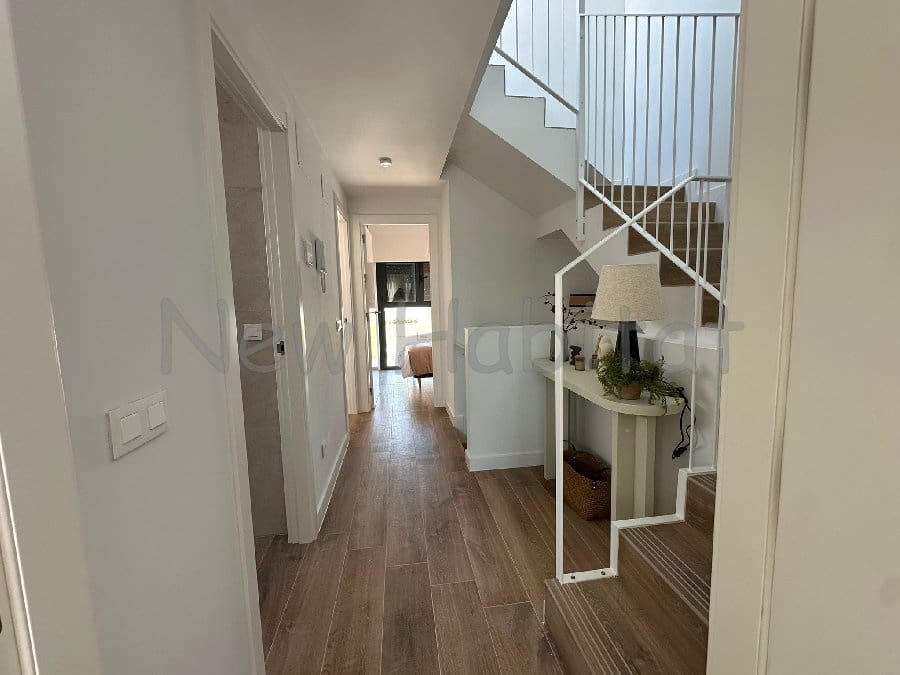 4 camera da letto Villetta Bifamiliare da affittare in Castello de la Plana con garage - 4.000 € (Rif: 9952869)
