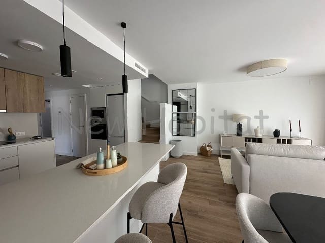 4 bedroom Semi-detached Villa for rent in El Grau de Castelló, Castelló de la Plana with garage - € 4,000 (Ref: 9952869)