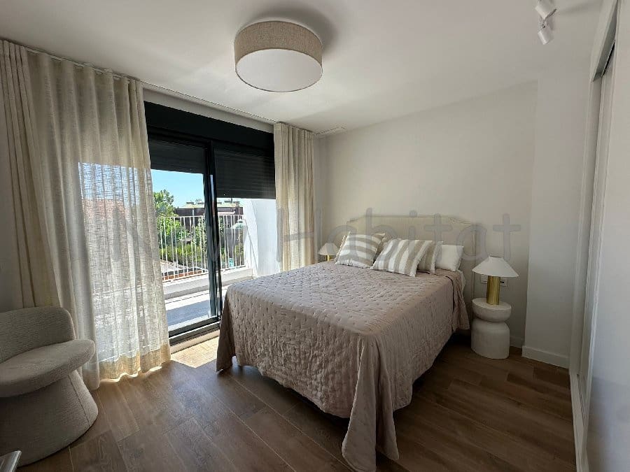 4 camera da letto Villetta Bifamiliare da affittare in Castello de la Plana con garage - 4.000 € (Rif: 9952869)