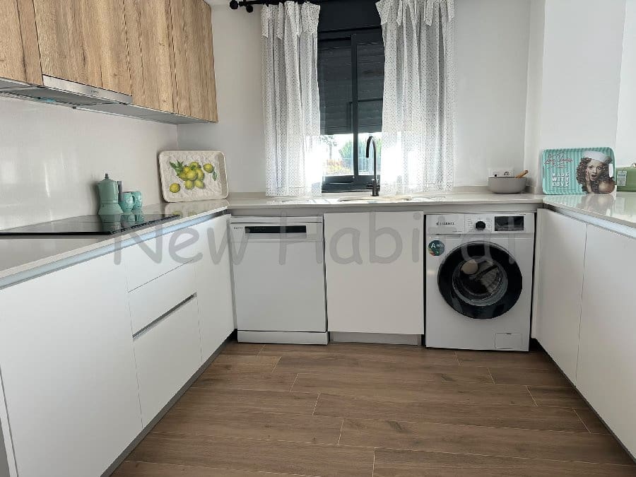 4 soverom Kjedet enebolig til leie i Castello de la Plana med svømmebasseng garasje - € 2 500 (Ref: 9952869)