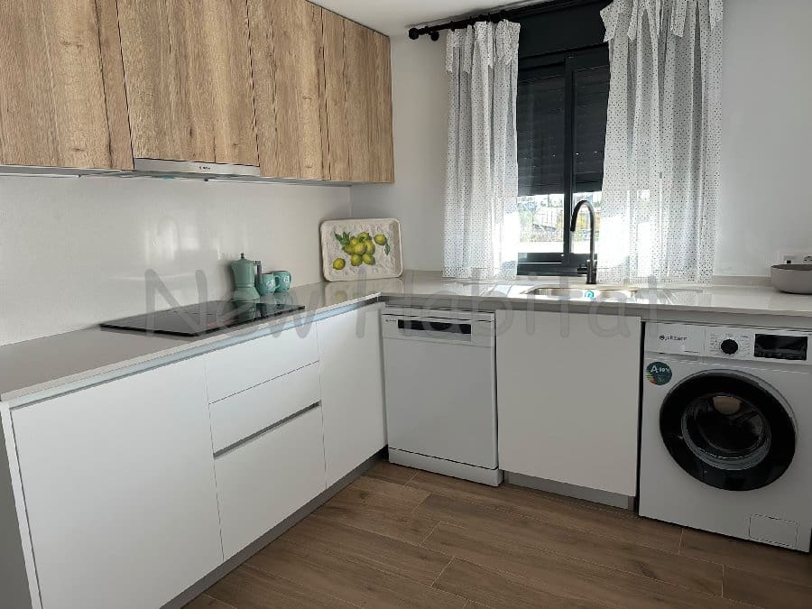 4 soverom Kjedet enebolig til leie i Castello de la Plana med svømmebasseng garasje - € 2 500 (Ref: 9952869)
