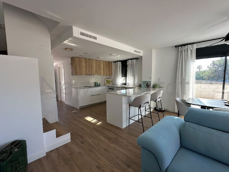 4 soverom Kjedet enebolig til leie i Castello de la Plana med svømmebasseng garasje - € 2 500 (Ref: 9952869)