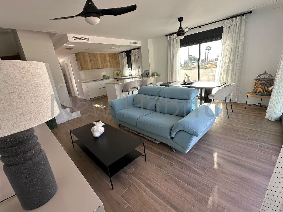 4 soverom Kjedet enebolig til leie i Castello de la Plana med svømmebasseng garasje - € 2 500 (Ref: 9952869)