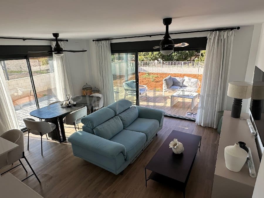 4 soverom Kjedet enebolig til leie i Castello de la Plana med svømmebasseng garasje - € 2 500 (Ref: 9952869)