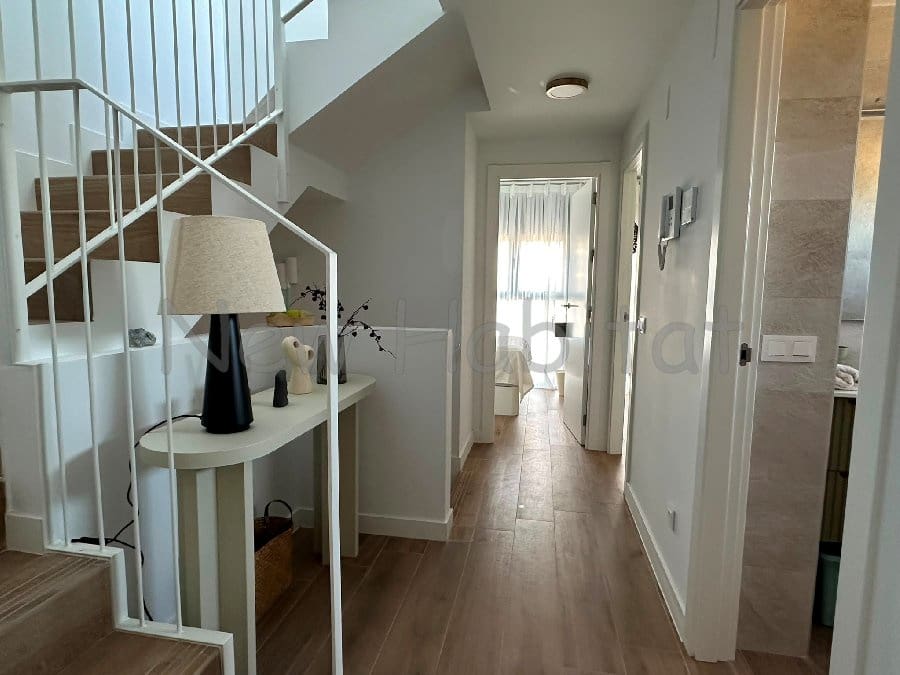 4 soverom Kjedet enebolig til leie i Castello de la Plana med svømmebasseng garasje - € 2 500 (Ref: 9952869)
