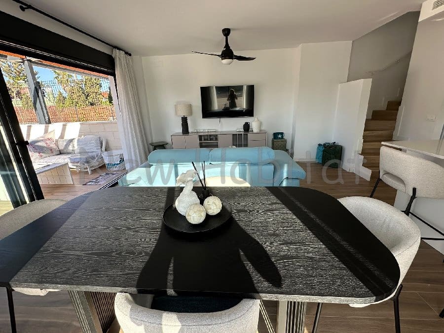 4 soverom Kjedet enebolig til leie i Castello de la Plana med svømmebasseng garasje - € 2 500 (Ref: 9952869)