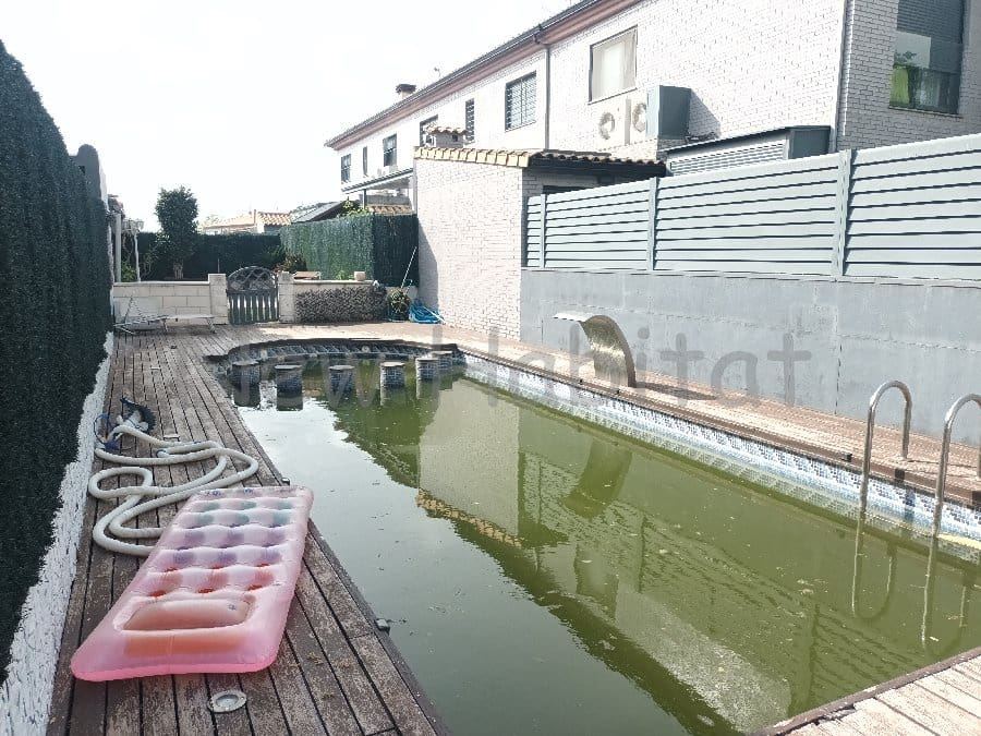 4 soverom Rekkehus til salgs i Castello de la Plana med svømmebasseng - € 557 000 (Ref: 9956654)