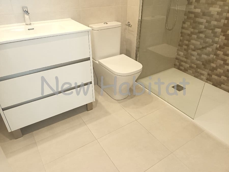 3 bedroom Flat for sale in Castello de la Plana with pool garage - € 270,000 (Ref: 9956655)