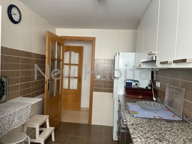 3 bedroom Flat for sale in Castello de la Plana with garage - € 230,000 (Ref: 9958701)