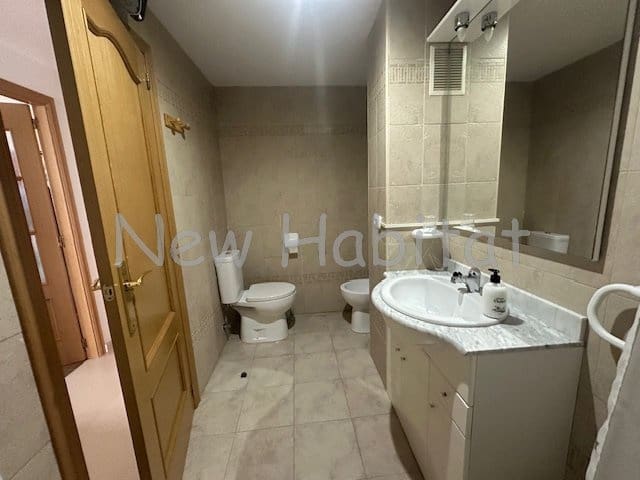 3 bedroom Flat for sale in Castello de la Plana with garage - € 230,000 (Ref: 9958701)