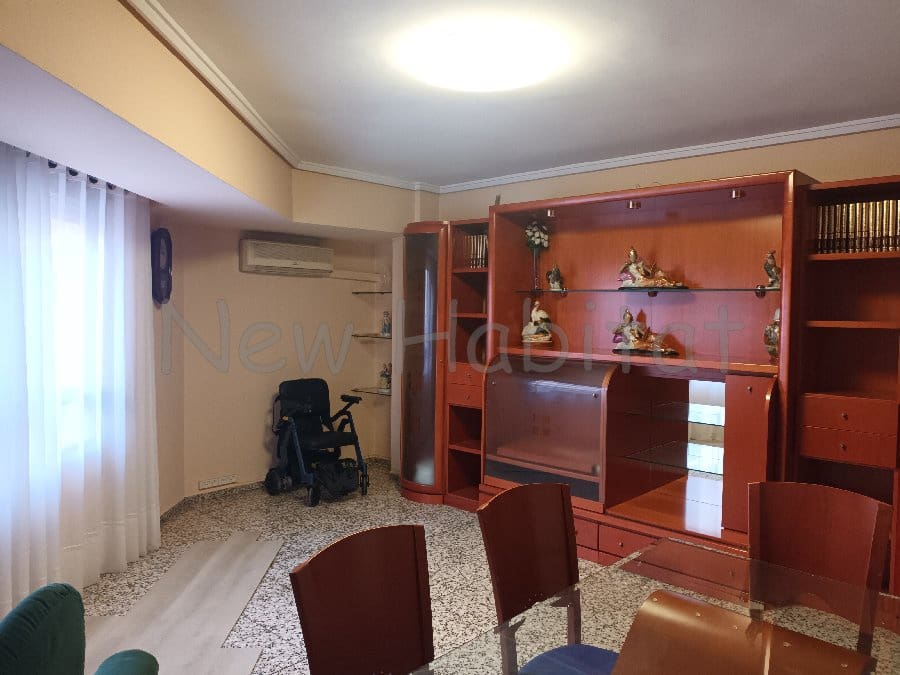 4 makuuhuone Asunto myytävänä paikassa Castello de la Plana mukana 
autotalli - 180 000 € (Ref: 9958778)