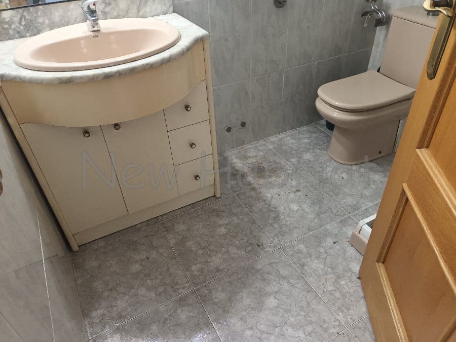 4 makuuhuone Asunto myytävänä paikassa Castello de la Plana mukana 
autotalli - 180 000 € (Ref: 9958778)