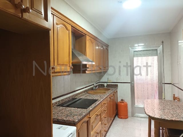 4 sypialnia Mieszkanie na sprzedaż w Sur, Castelló de la Plana z garażem - 180 000 € (Ref: 9958778)