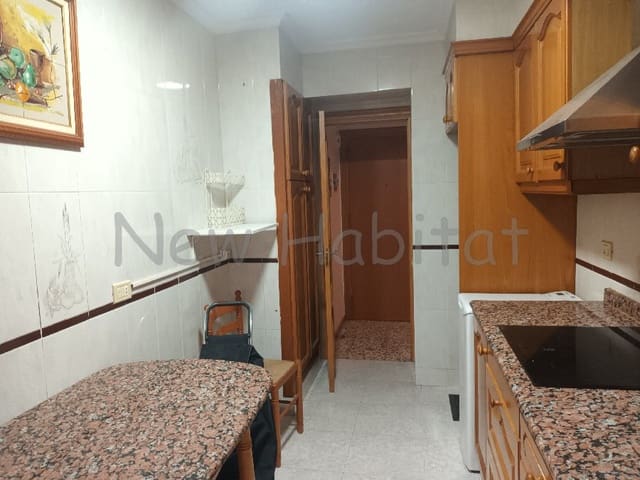 4 sypialnia Mieszkanie na sprzedaż w Sur, Castelló de la Plana z garażem - 180 000 € (Ref: 9958778)