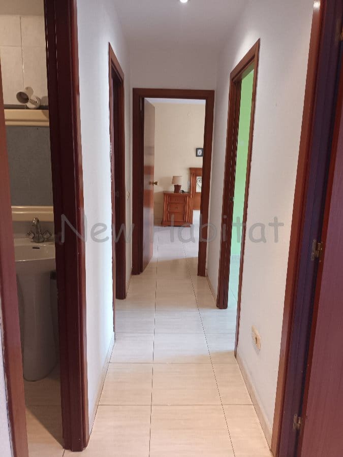 4 bedroom Flat for sale in Castello de la Plana with garage - € 169,000 (Ref: 9961082)