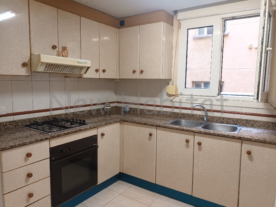 4 bedroom Flat for sale in Castello de la Plana with garage - € 169,000 (Ref: 9961082)