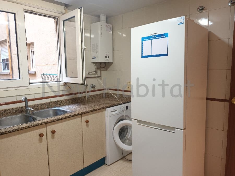 4 bedroom Flat for sale in Castello de la Plana with garage - € 169,000 (Ref: 9961082)