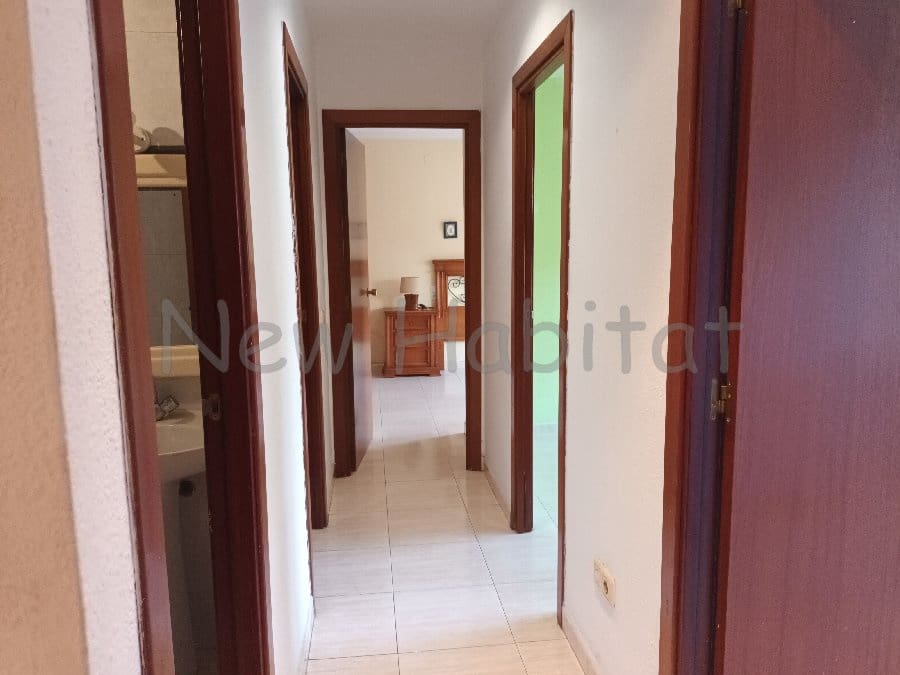 4 bedroom Flat for sale in Castello de la Plana with garage - € 169,000 (Ref: 9961082)