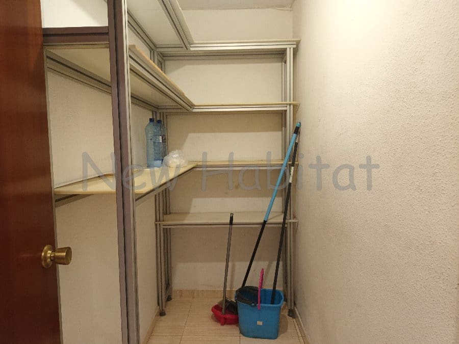 4 bedroom Flat for sale in Castello de la Plana with garage - € 169,000 (Ref: 9961082)