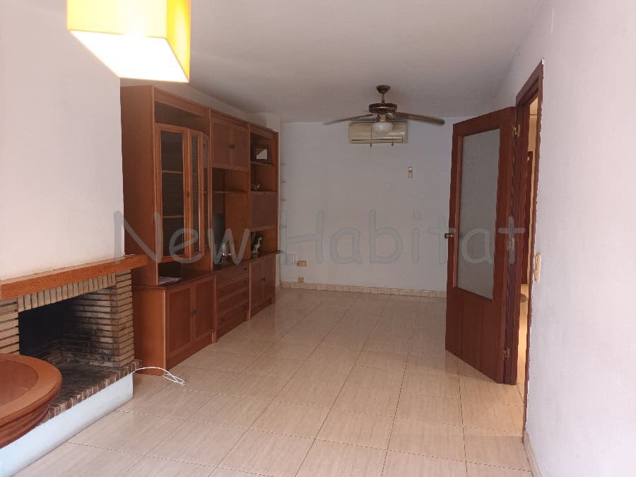 4 bedroom Flat for sale in Castello de la Plana with garage - € 169,000 (Ref: 9961082)
